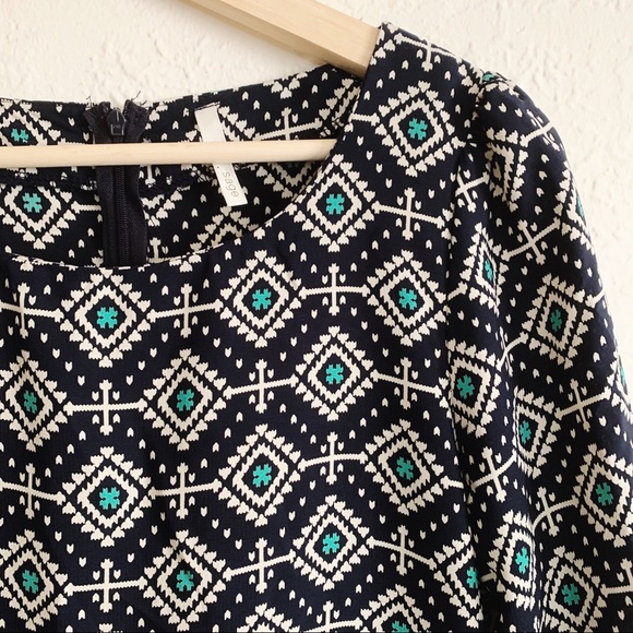 Sage Patterned Shift Dress - Picture 3 of 6